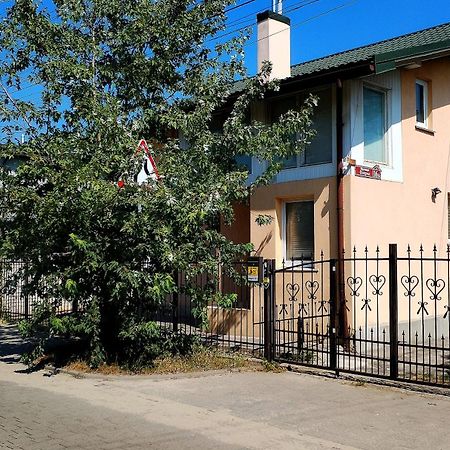 Wow House Lviv Lägenhet Exteriör bild